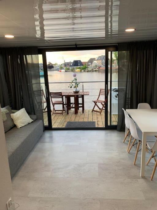 Unique New Houseboat Moored 4 Apartment Zwartsluis Exterior photo