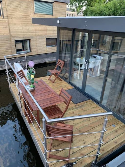 Unique New Houseboat Moored 4 Apartment Zwartsluis Exterior photo
